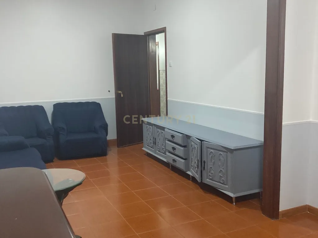 Apartamento T3 em Angra do Heroísmo para arrendamento - Image 2