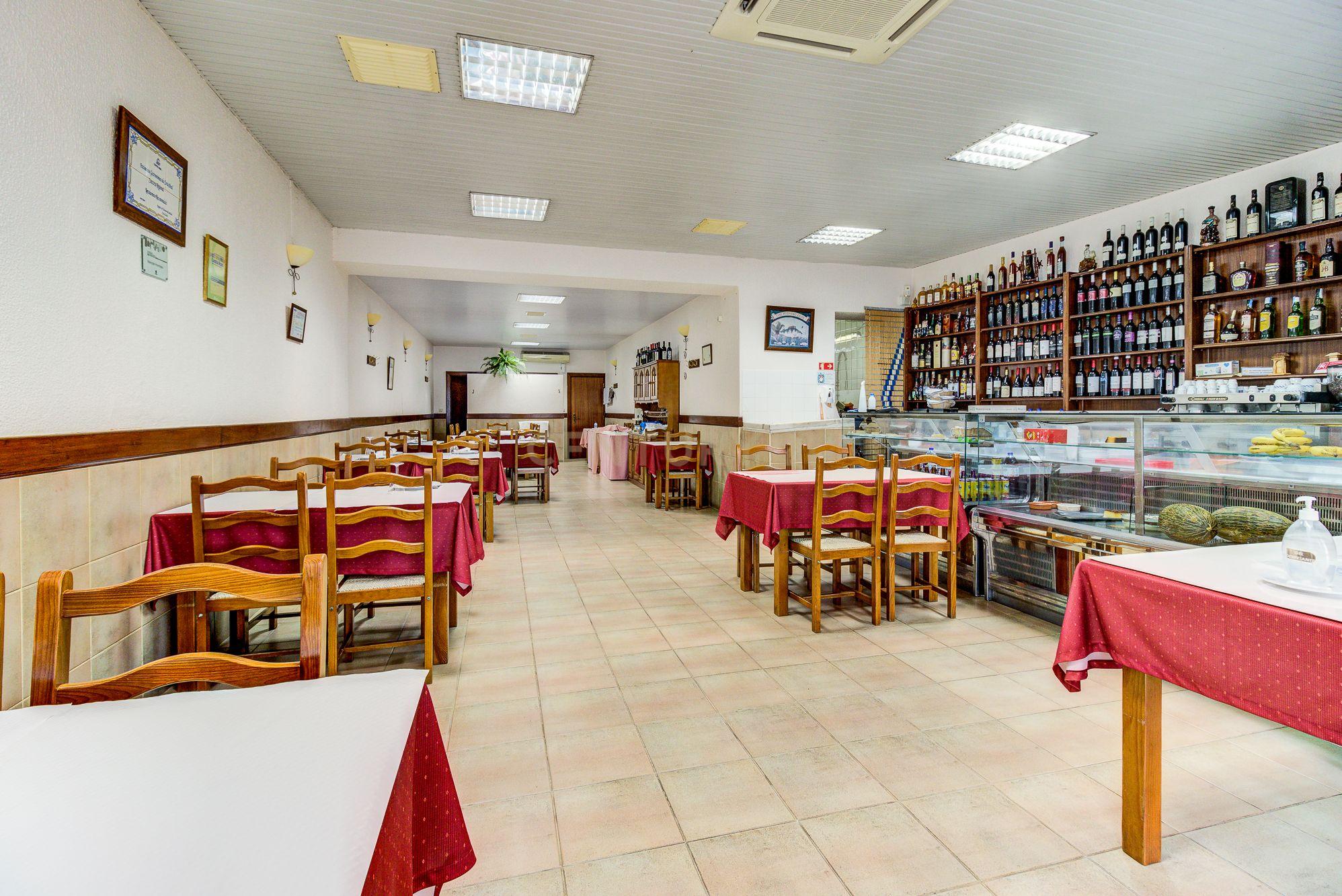 Trespasse de Restaurante emblemático do Montijo, 60 lugares, 120 m2 - Image 1