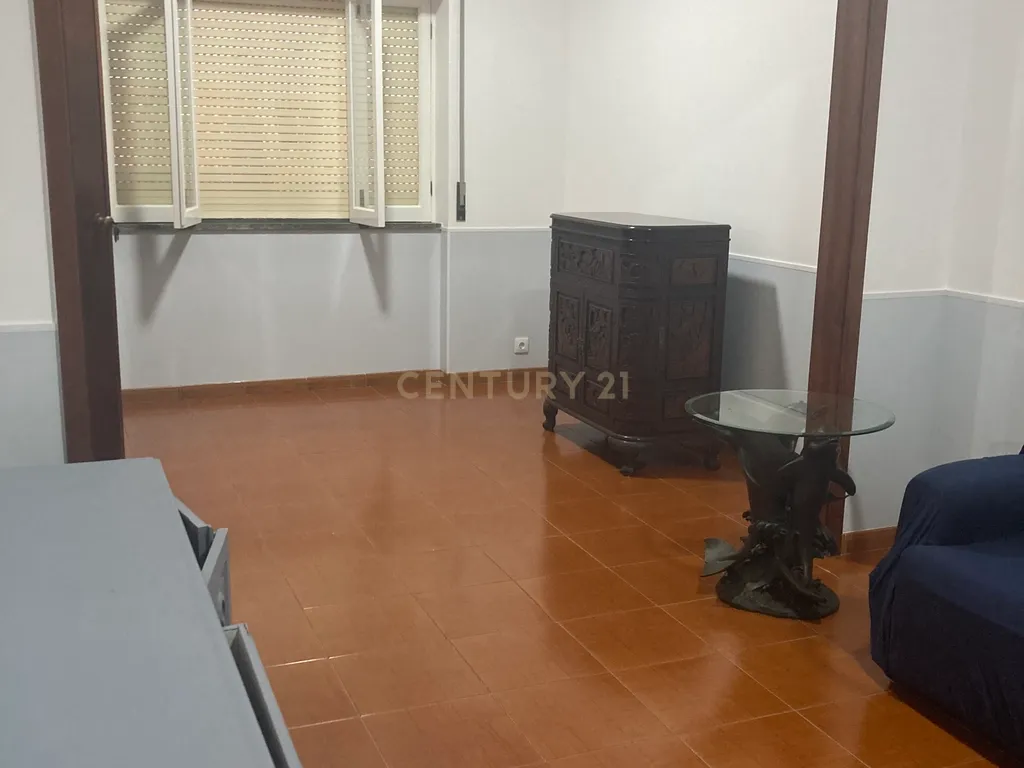 Apartamento T3 em Angra do Heroísmo para arrendamento - Image 11
