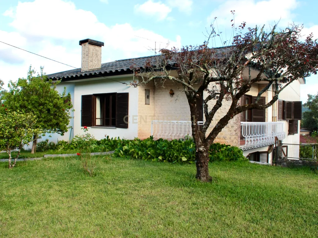 MORADIA T4 -ANSIÃO- com ARMAZÉM, anexos e 1ha terreno - Image 2