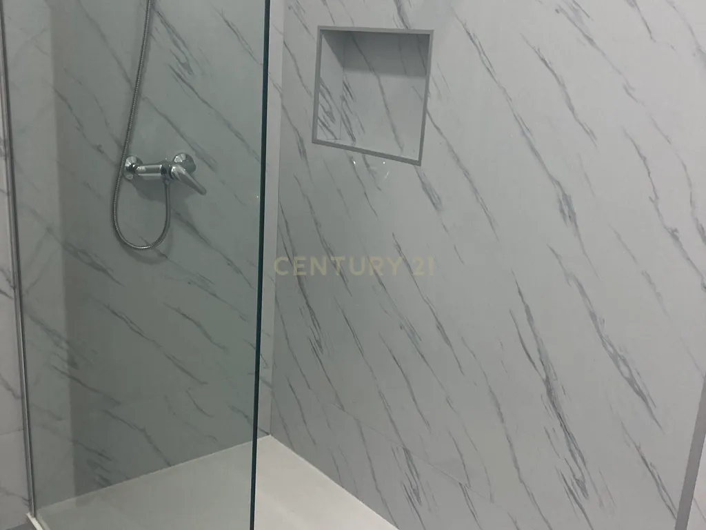 Apartamento T3 em Angra do Heroísmo para arrendamento - Image 3