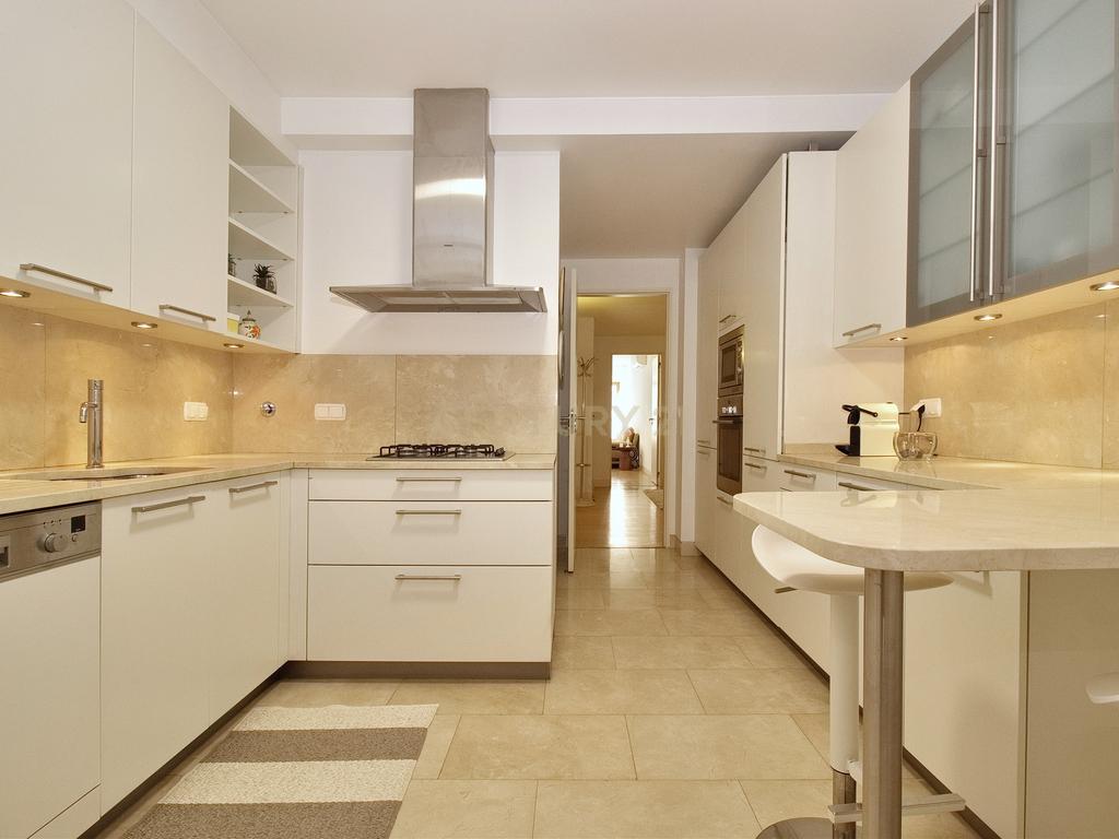 Apartamento T2 à Venda na Rua da Misericórdia, Chiado – Localização Privilegiada - Image 15