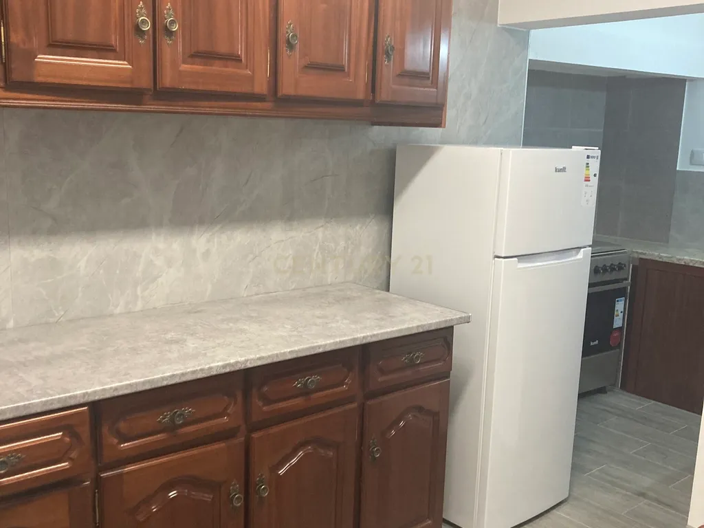 Apartamento T3 em Angra do Heroísmo para arrendamento - Image 9