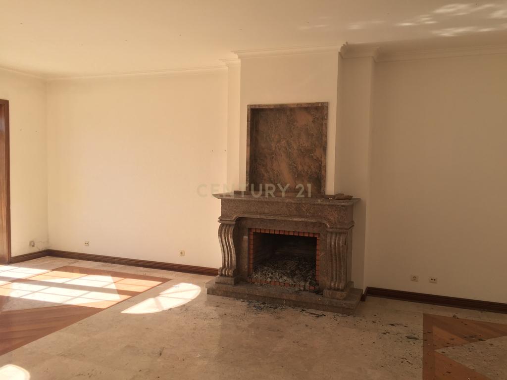 Moradia de luxo V7 localizada junto ao Belas Club de Campo - Image 7