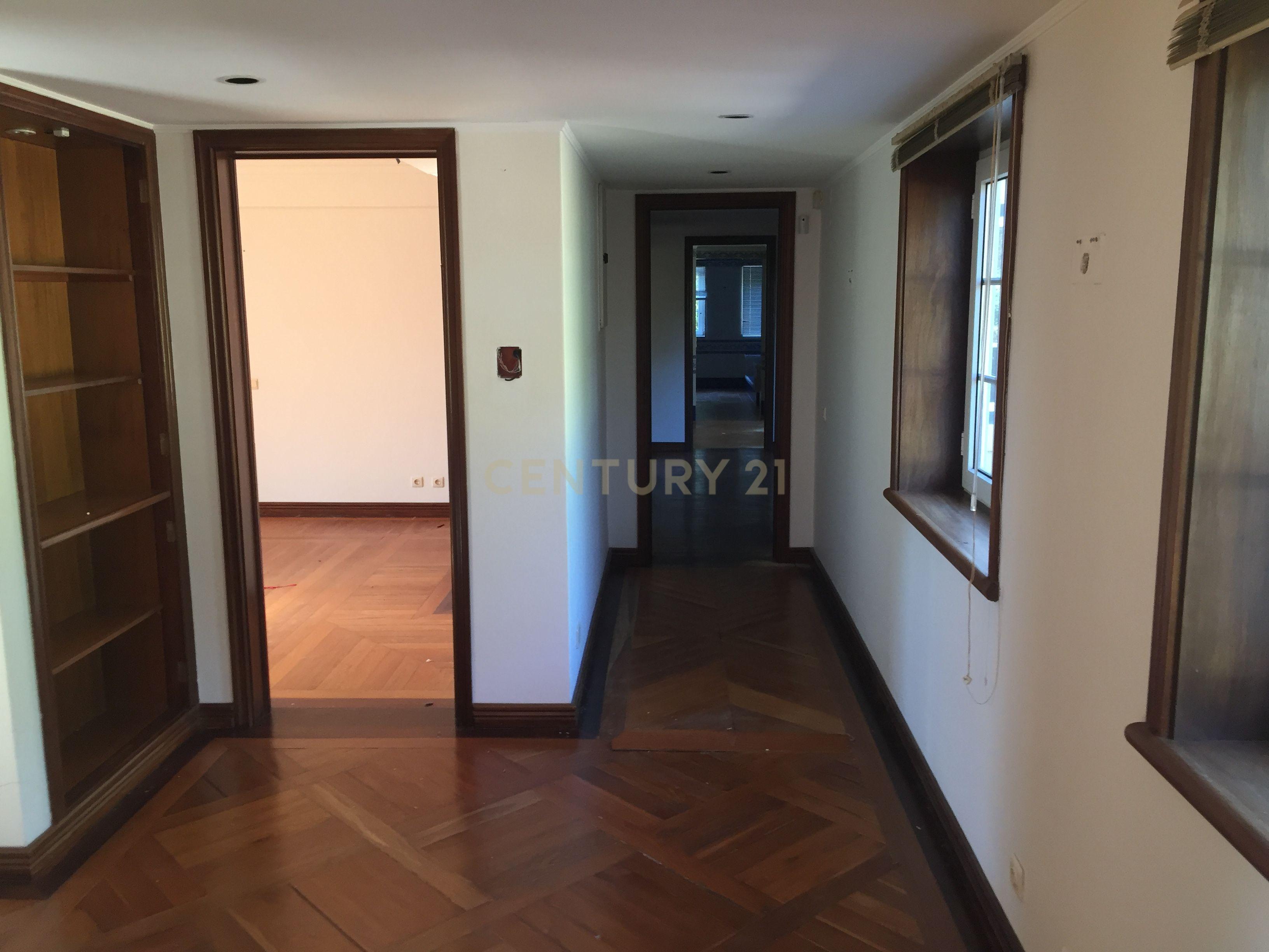 Moradia de luxo V7 localizada junto ao Belas Club de Campo - Image 9