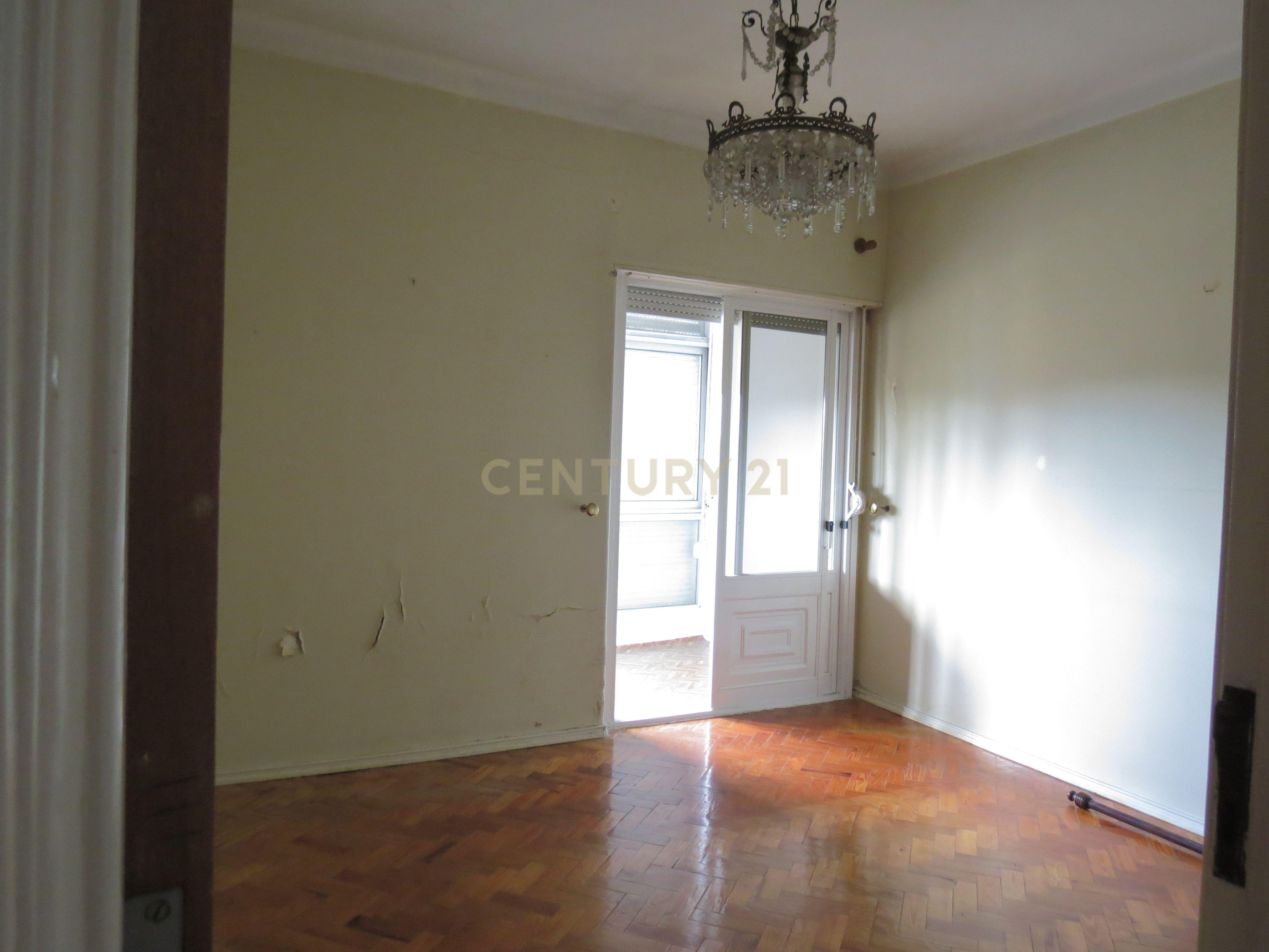 Moradia V5 em Idanha, Belas - Image 15