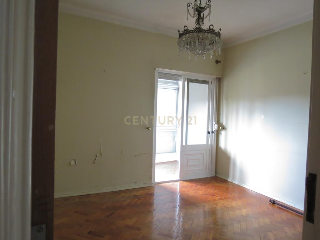 Moradia V5 em Idanha, Belas - Image 15