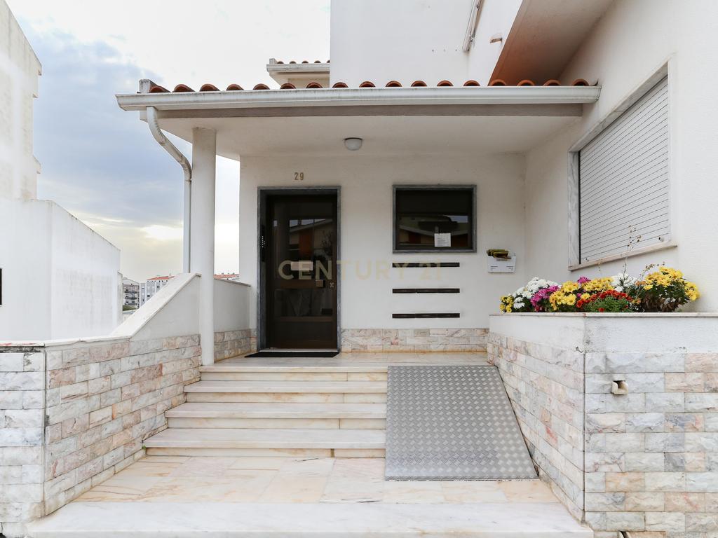T3 Avº D.JOÃOII 140 m2 + arrecadação + estacionamento - Image 28