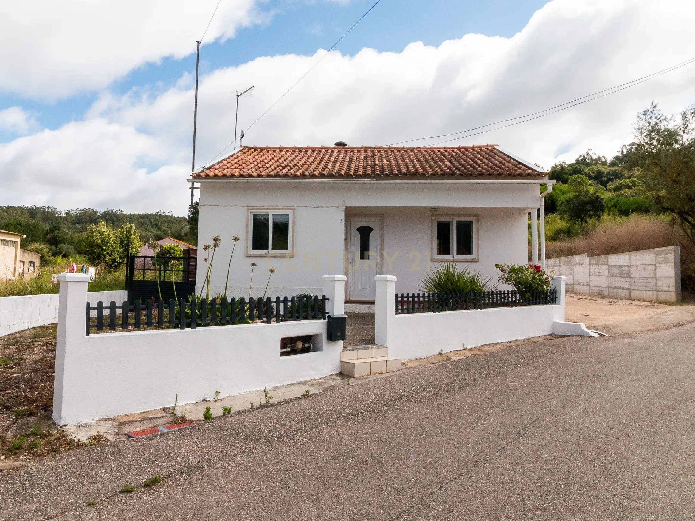 Moradia T3 Térrea, Benedita - Image 1