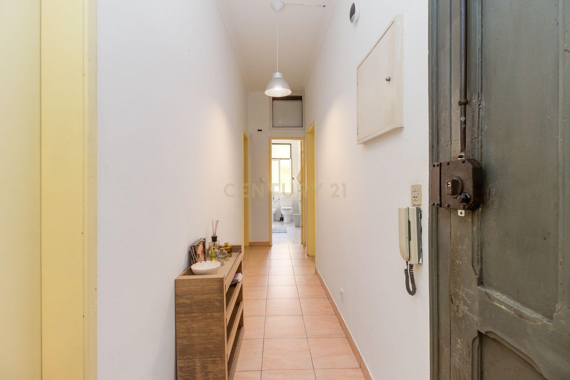 APARTAMENTO T2 +1 EM ARROIOS COM TERRAÇO - Image 17