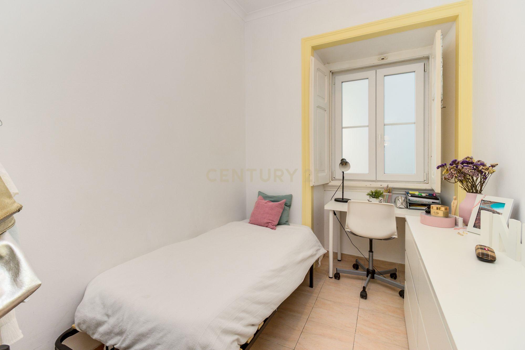 APARTAMENTO T2 +1 EM ARROIOS COM TERRAÇO - Image 13