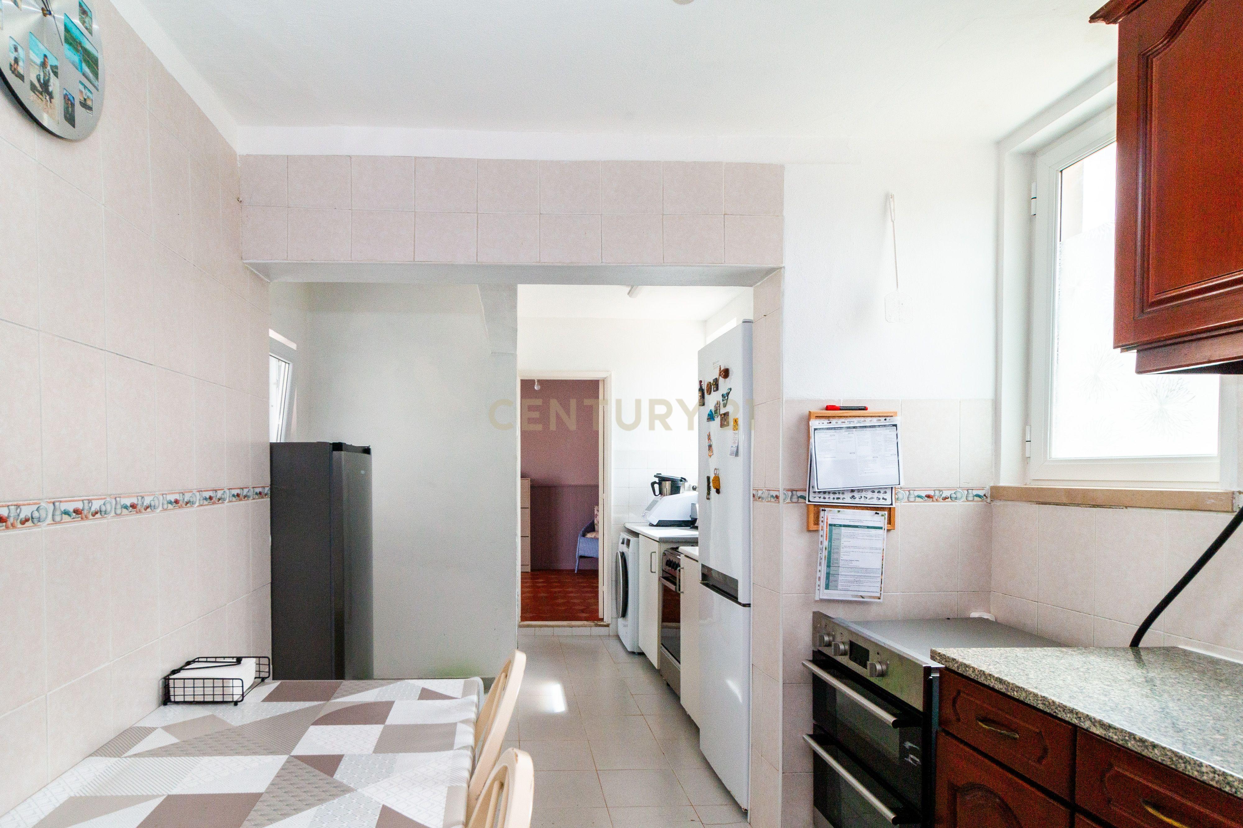 Moradia T3 Térrea, Benedita - Image 4