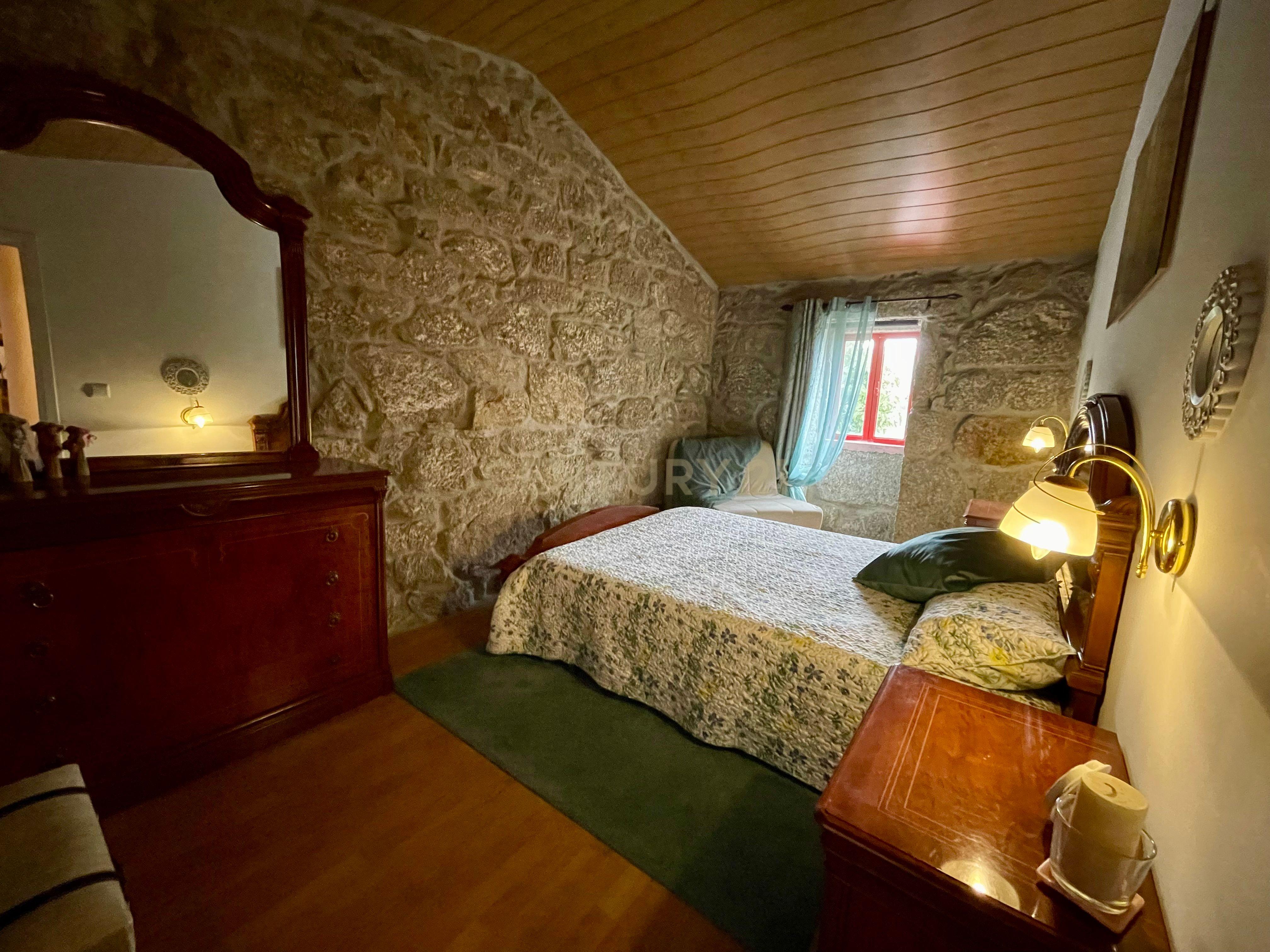 Casa Rústica em Pedra T3 com Piscina ( Lamego ) - Image 7