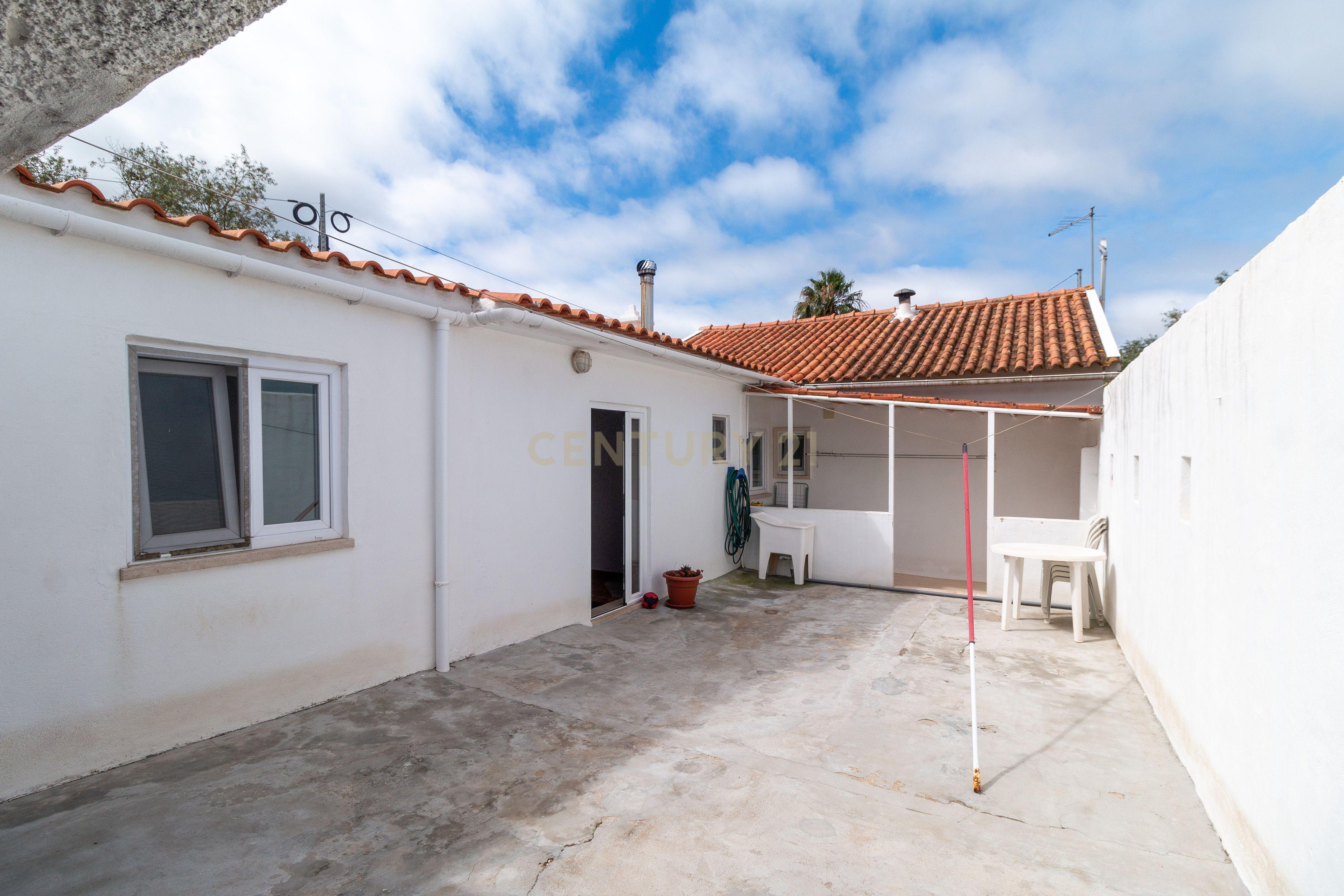 Moradia T3 Térrea, Benedita - Image 24