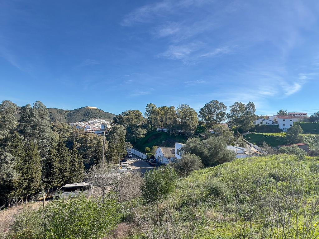 TERRENO PARA CONSTRUÇÃO DE  4 FOGOS DE HABITAÇÃO COM 576m2 - Image 3