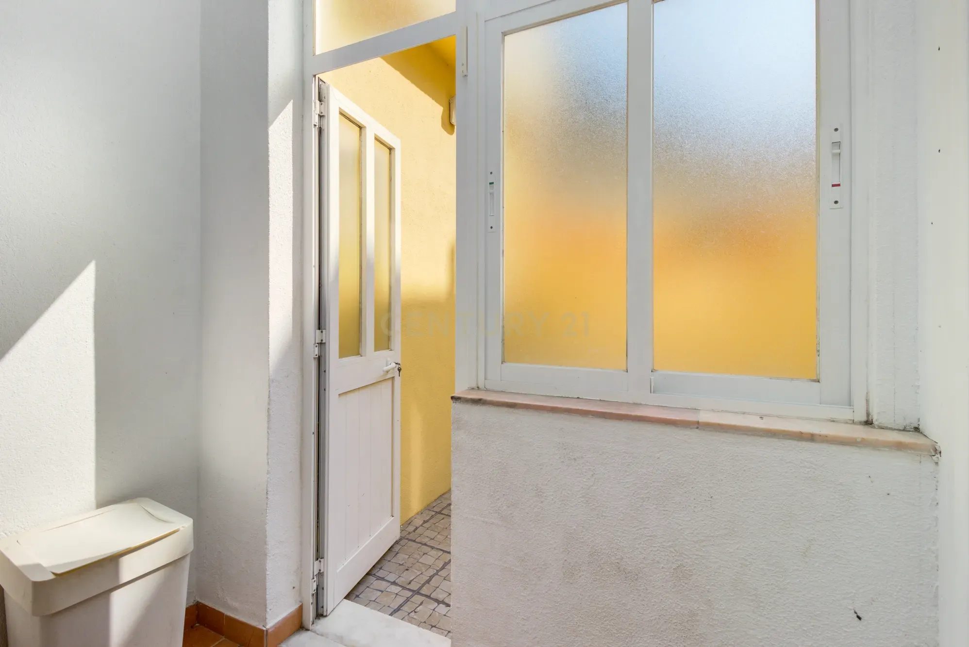 APARTAMENTO T2 +1 EM ARROIOS COM TERRAÇO - Image 3