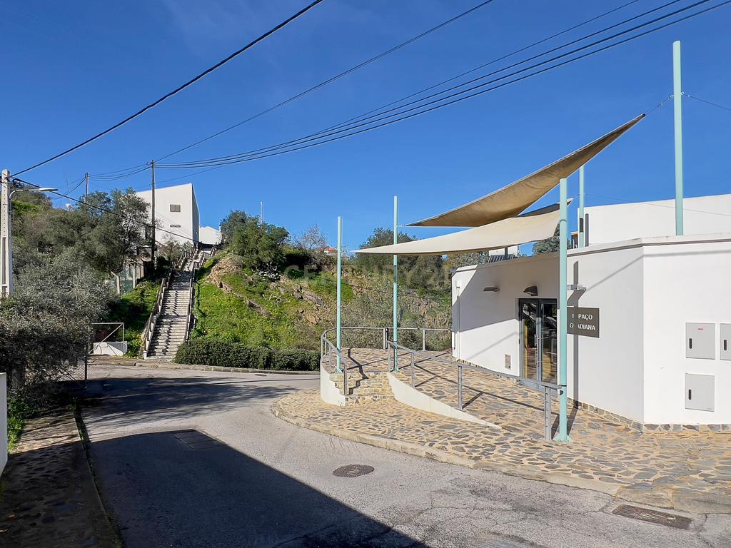 TERRENO PARA CONSTRUÇÃO DE  4 FOGOS DE HABITAÇÃO COM 576m2 - Image 4