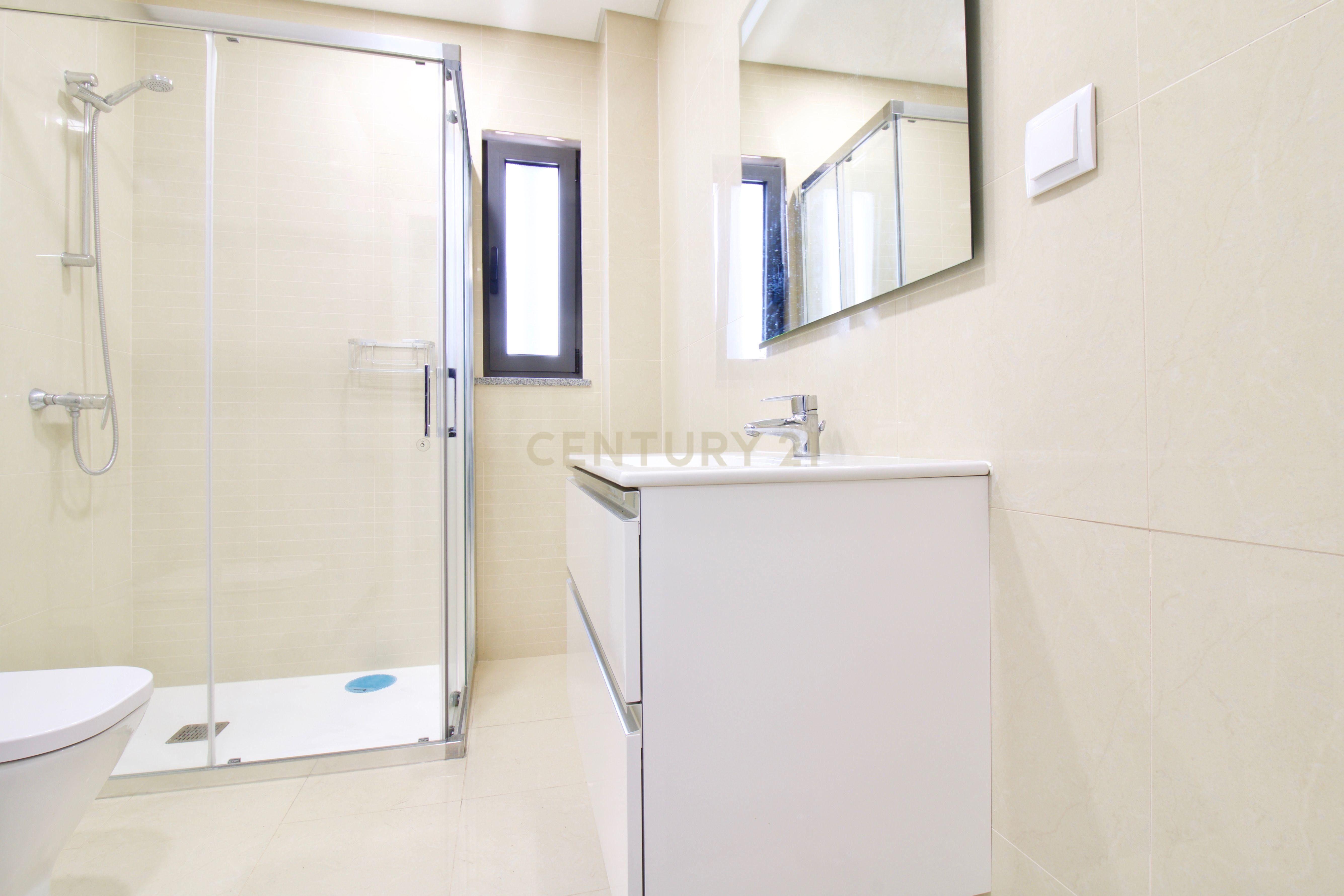 Apartamento de 3 Assoalhadas a 250m da praia em Quarteira - Image 12