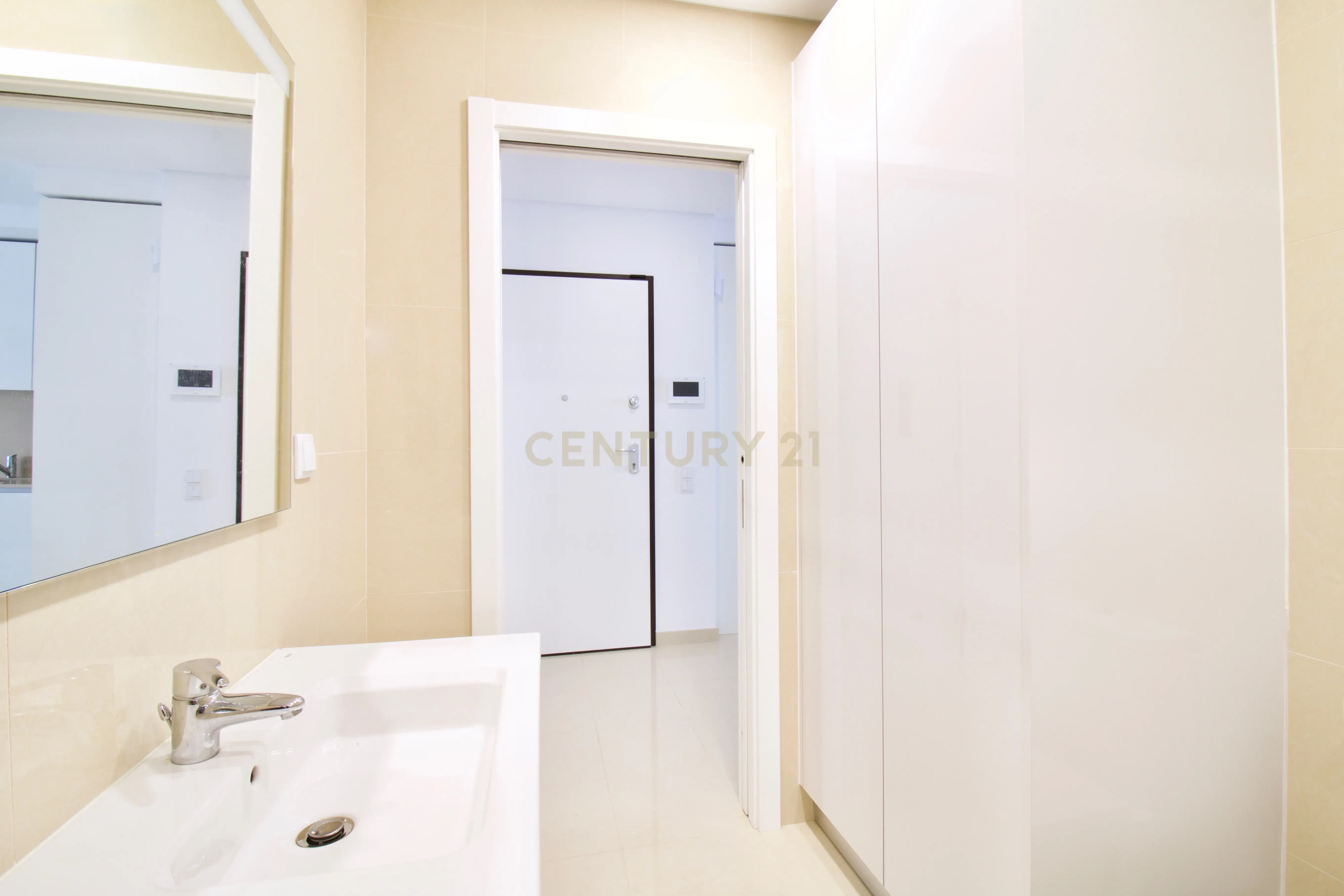 Apartamento de 3 Assoalhadas a 250m da praia em Quarteira - Image 13