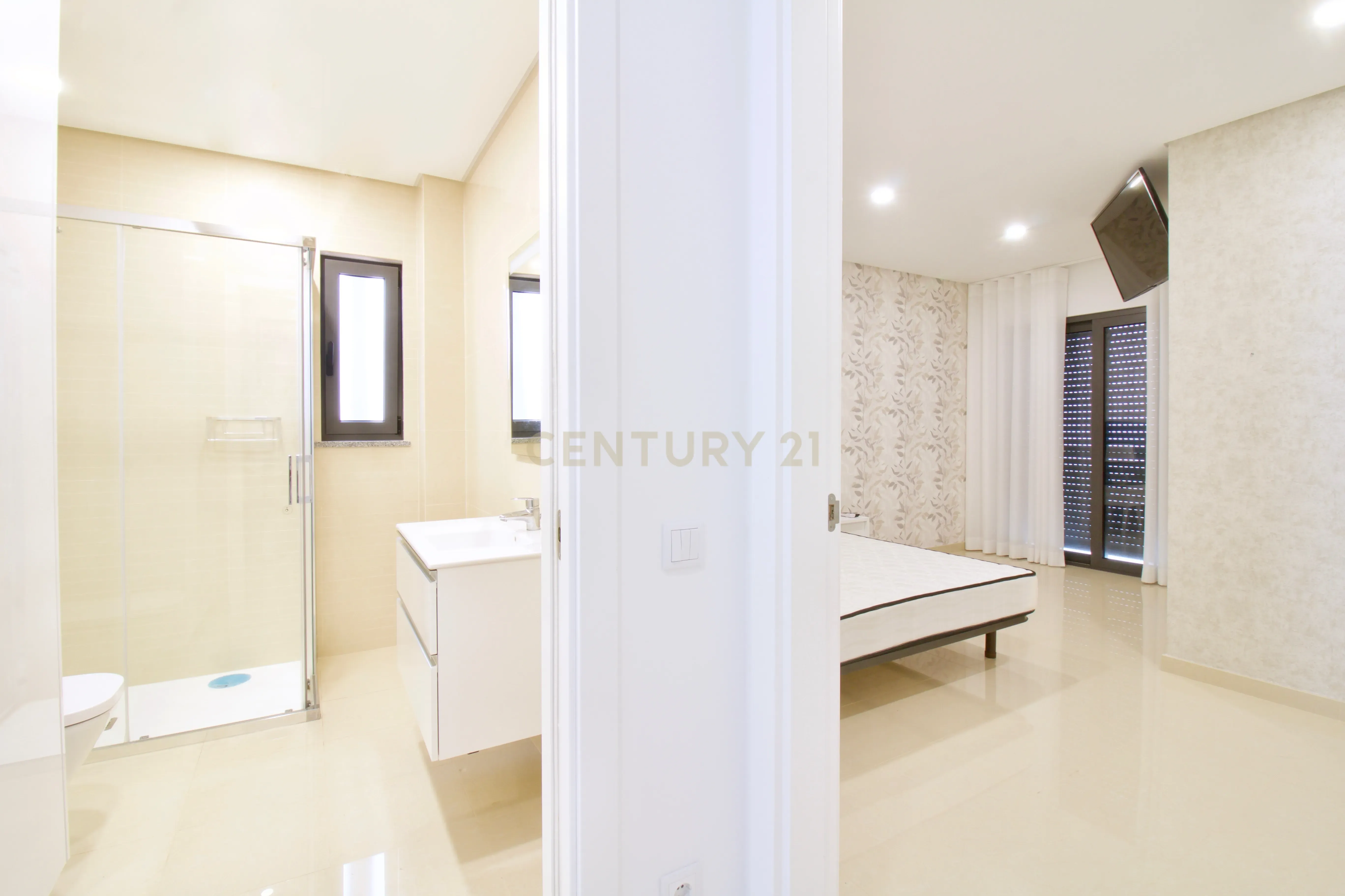 Apartamento de 3 Assoalhadas a 250m da praia em Quarteira - Image 14