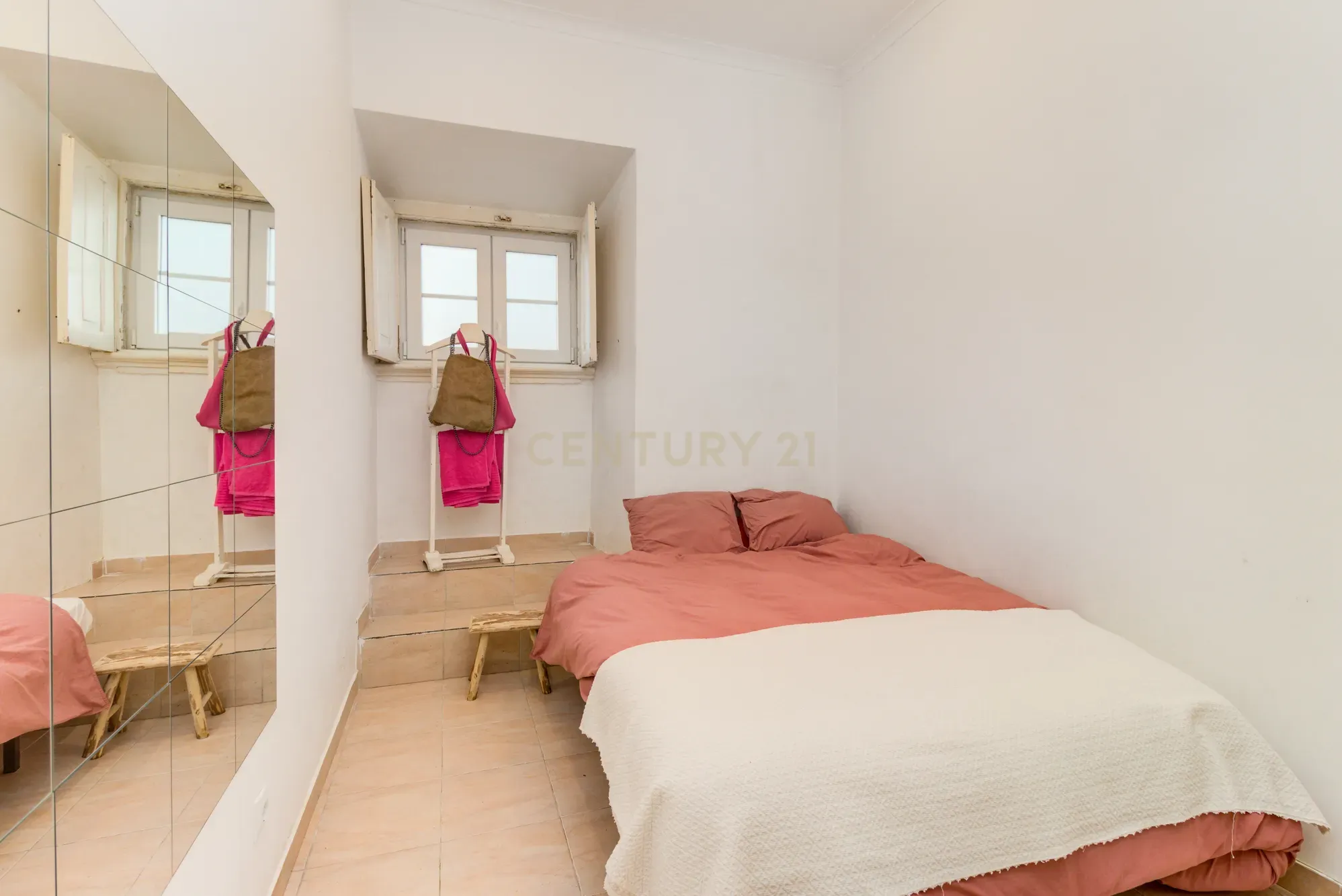 APARTAMENTO T2 +1 EM ARROIOS COM TERRAÇO - Image 6