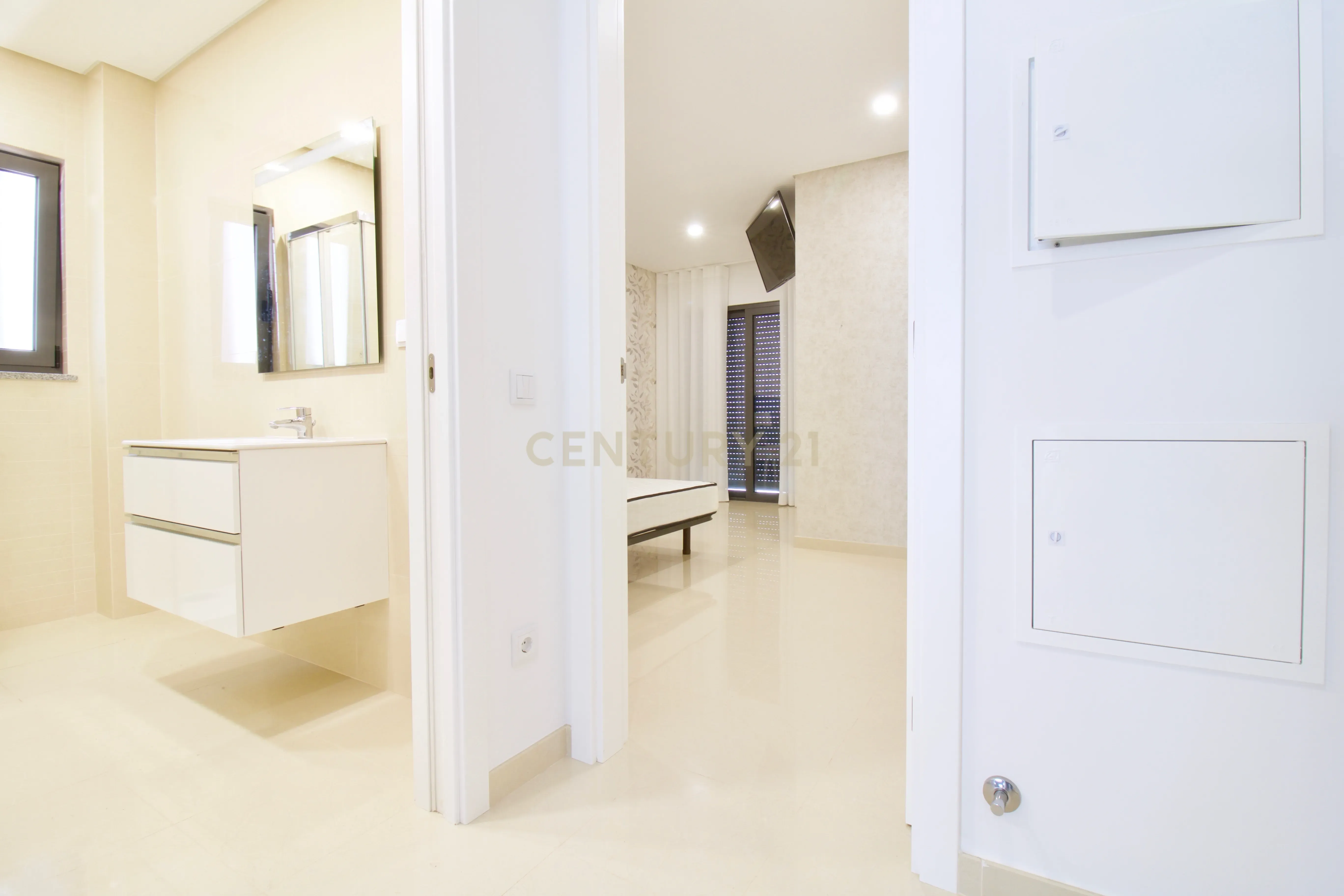 Apartamento de 3 Assoalhadas a 250m da praia em Quarteira - Image 20