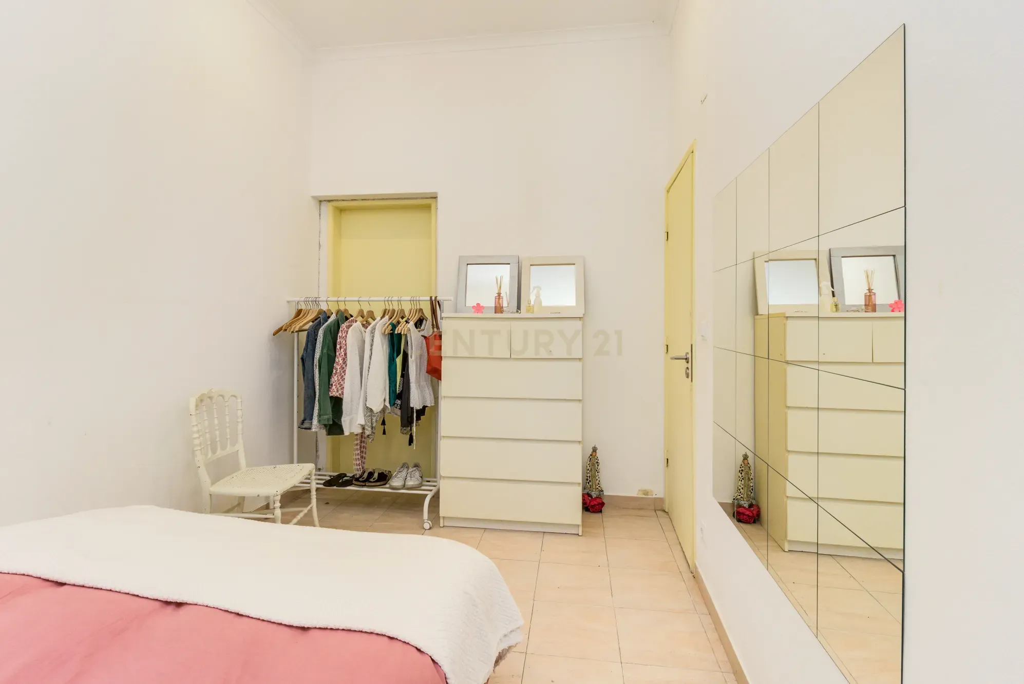 APARTAMENTO T2 +1 EM ARROIOS COM TERRAÇO - Image 4