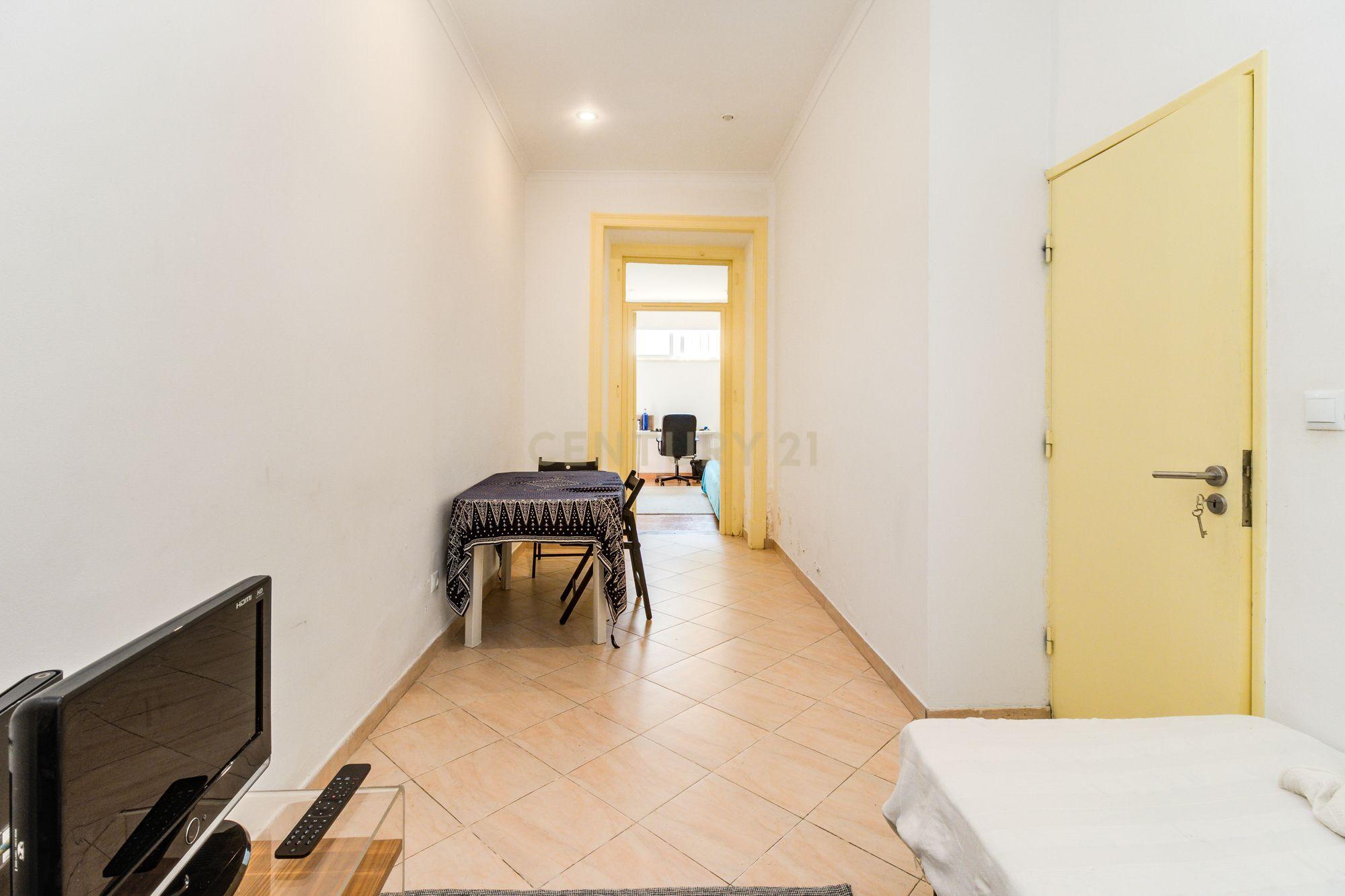APARTAMENTO T2 +1 EM ARROIOS COM TERRAÇO - Image 8