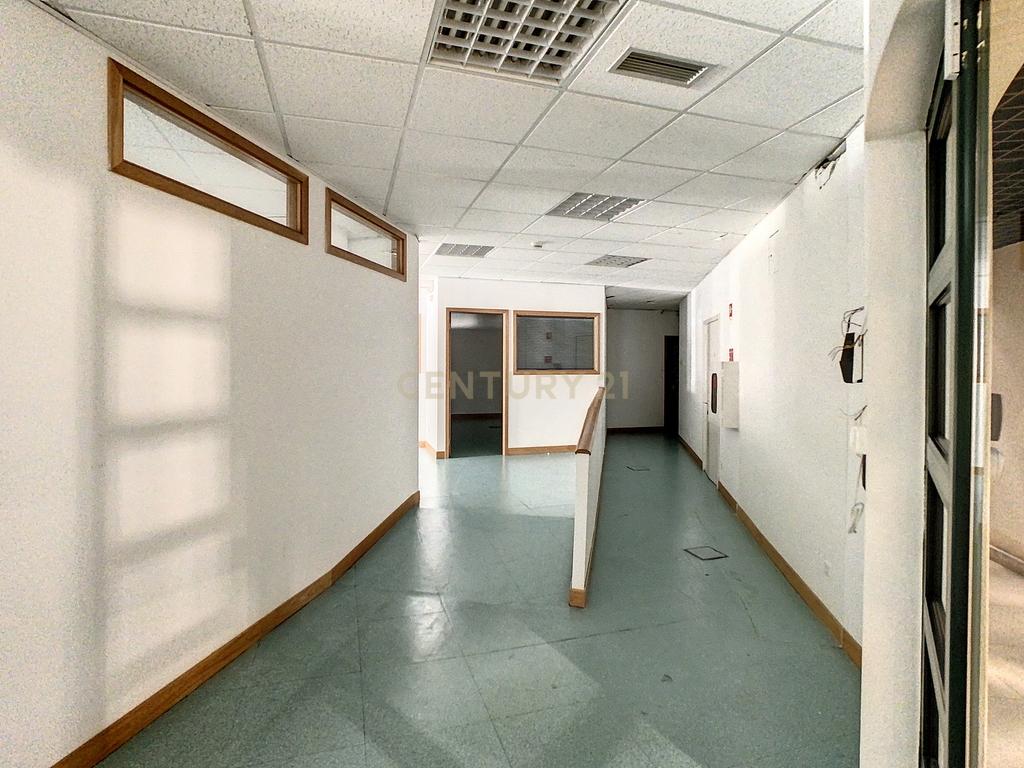Escritório com 340 m2 na Av. Columbano Bordalo Pinheiro, Lisboa - Image 8