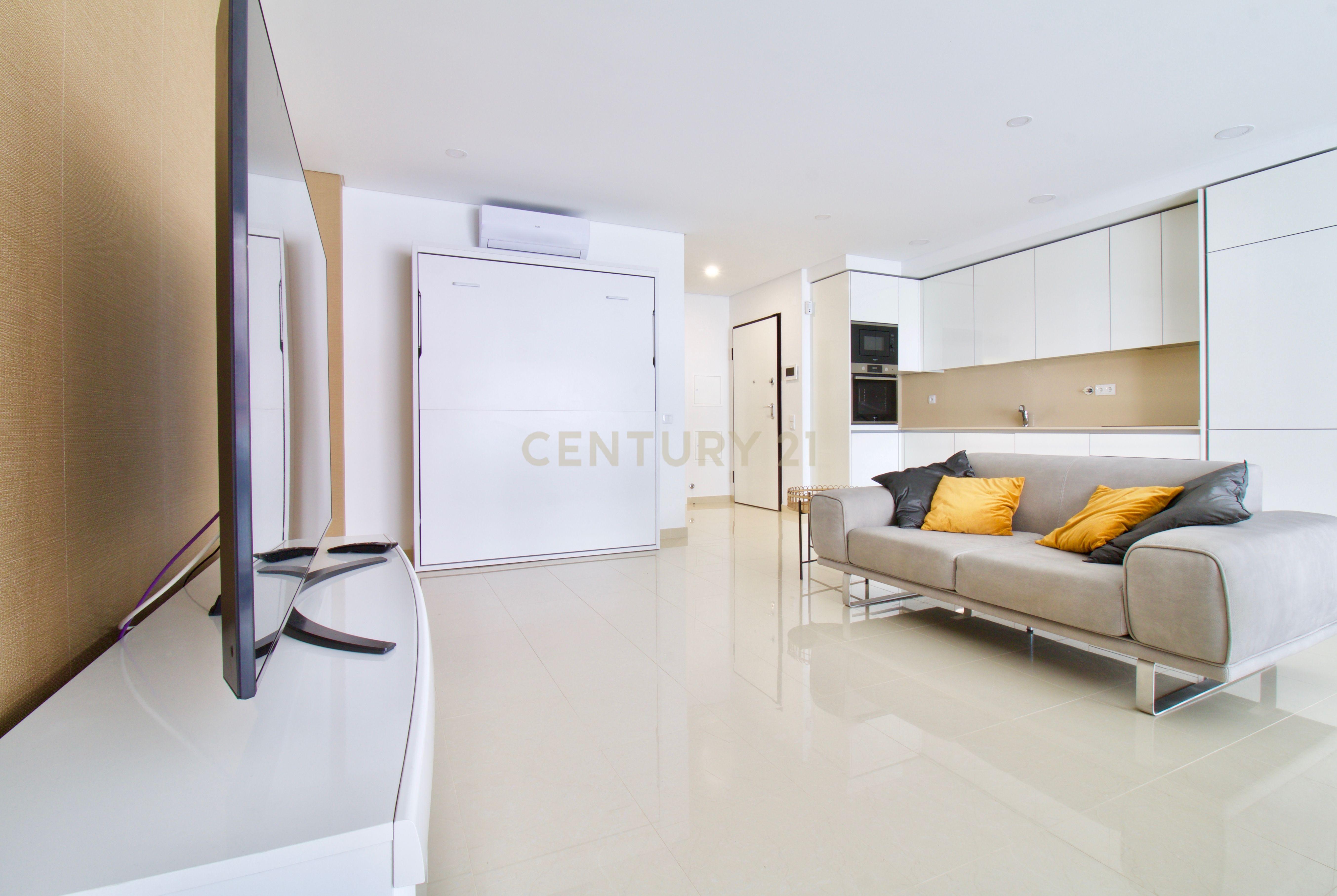 Apartamento de 3 Assoalhadas a 250m da praia em Quarteira - Image 1