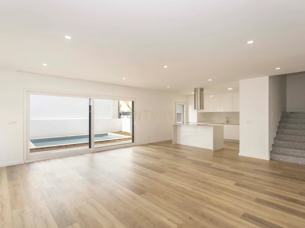 Moradia Nova Isolada T4 c/piscina - Foros de Amora - Image 1