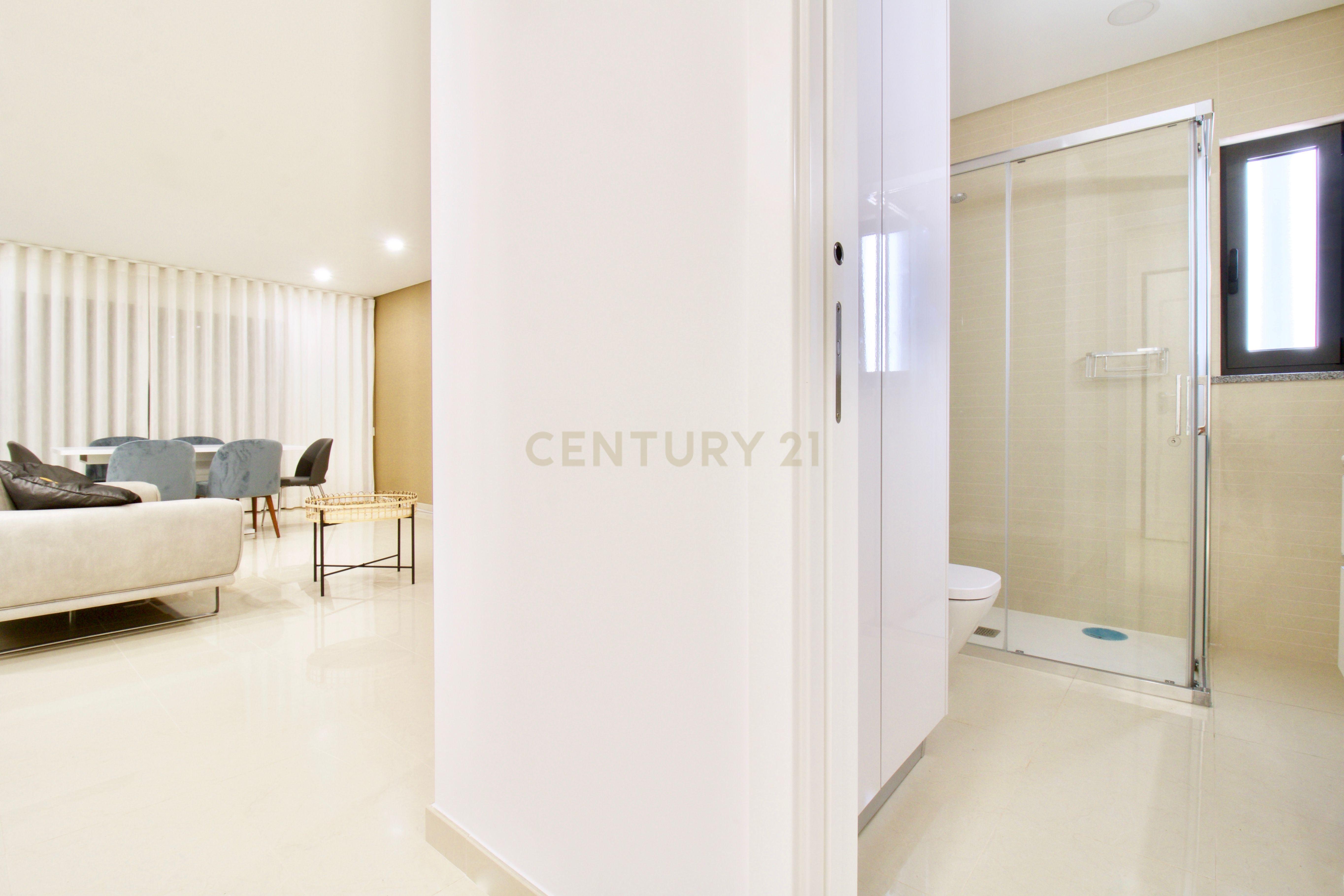 Apartamento de 3 Assoalhadas a 250m da praia em Quarteira - Image 11