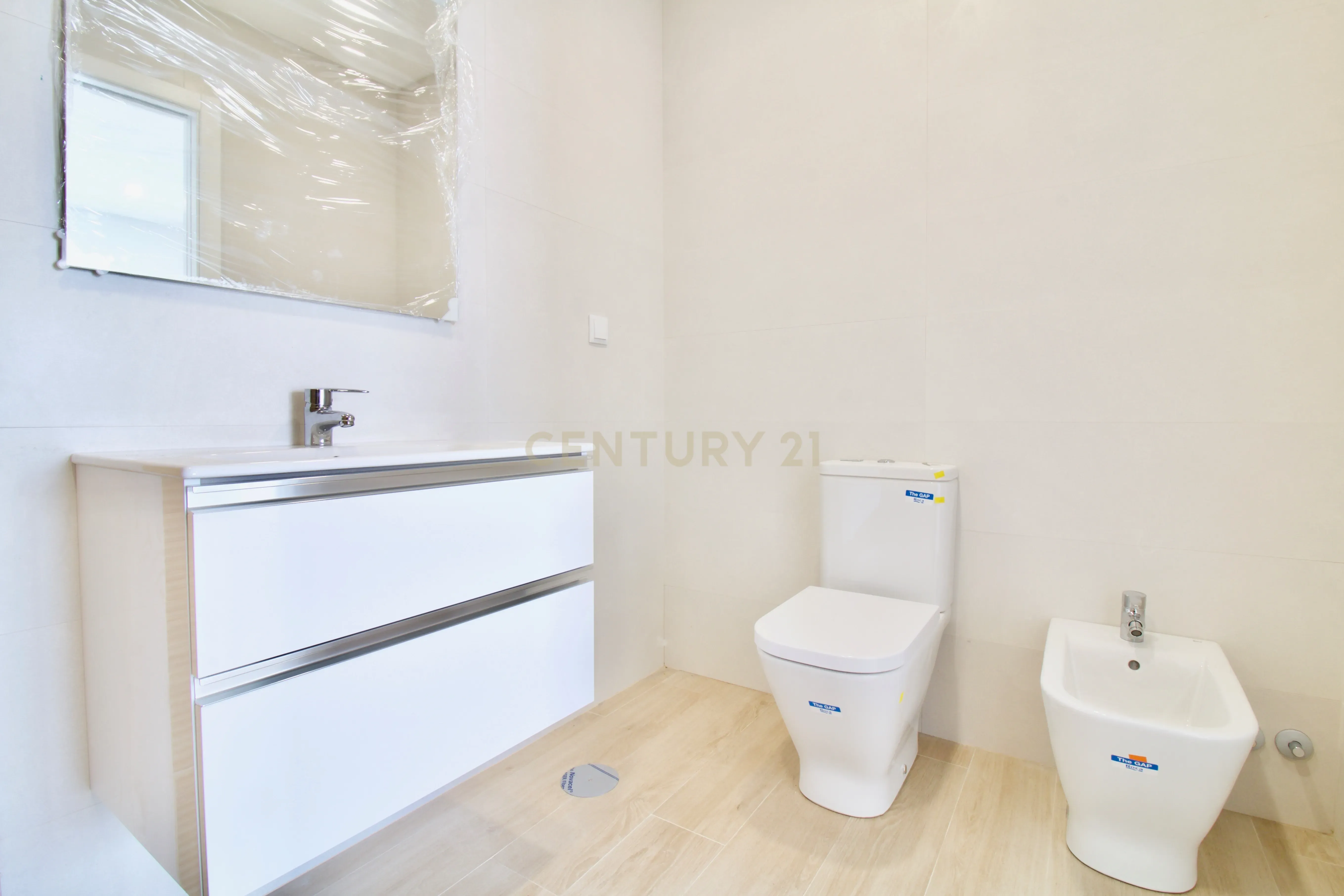 Apartamento de 3 Assoalhadas a 250m da praia em Quarteira - Image 7