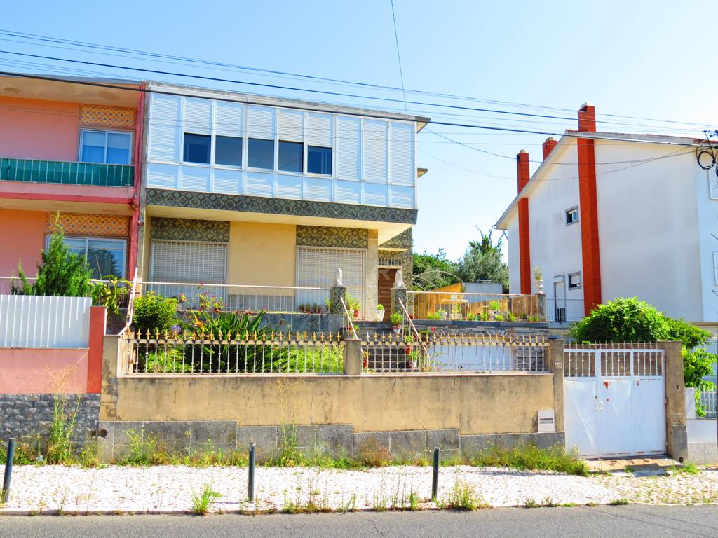 Moradia V5 em Idanha, Belas - Image 1