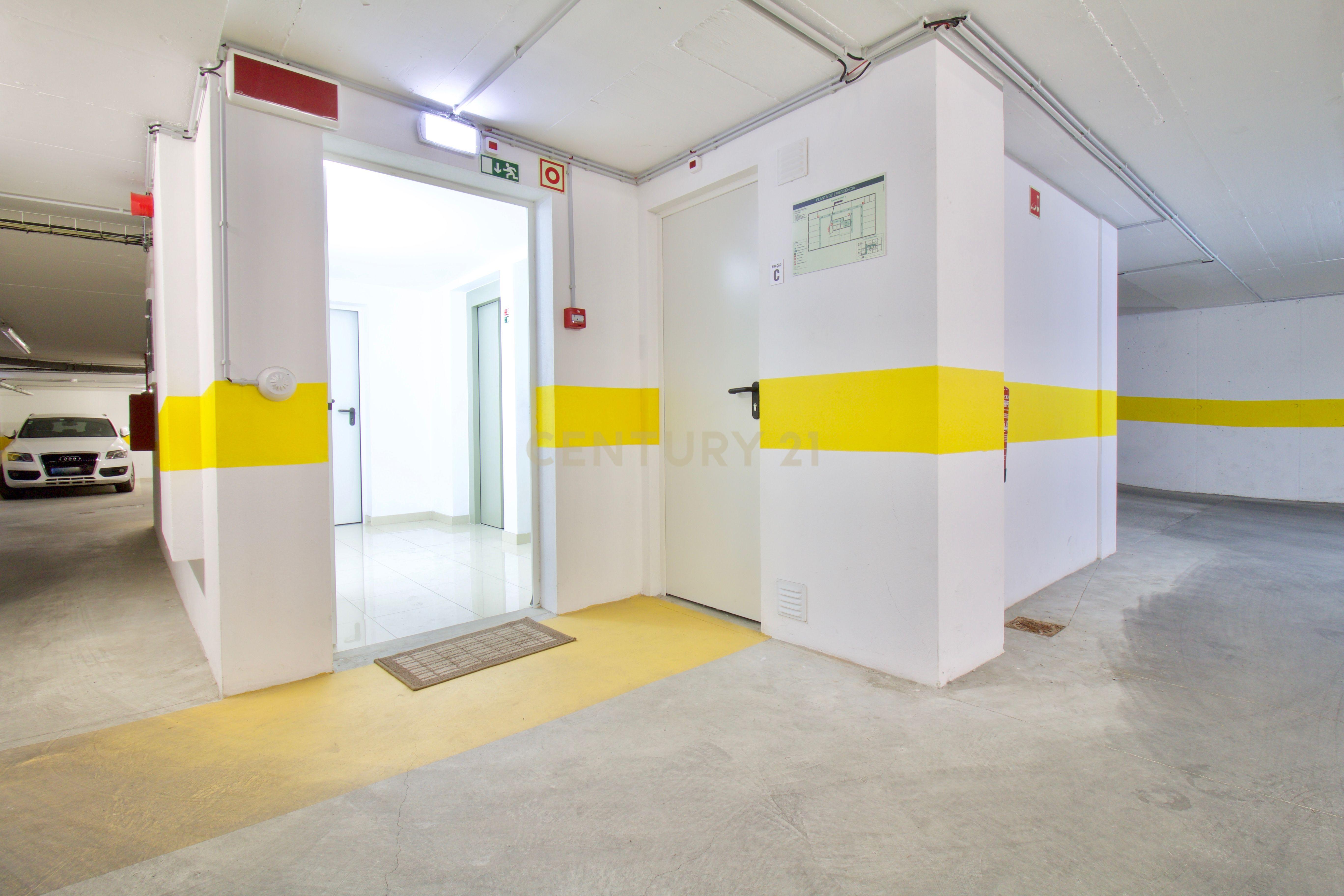 Apartamento de 3 Assoalhadas a 250m da praia em Quarteira - Image 24