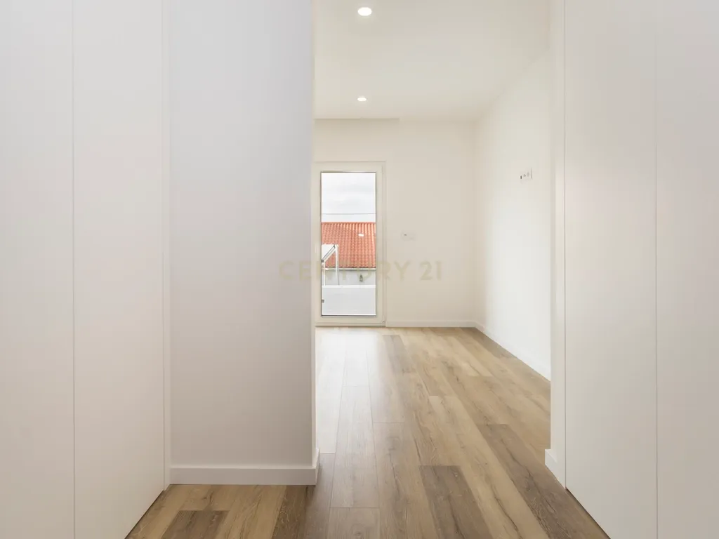 Moradia Nova Isolada T4 c/piscina - Foros de Amora - Image 11