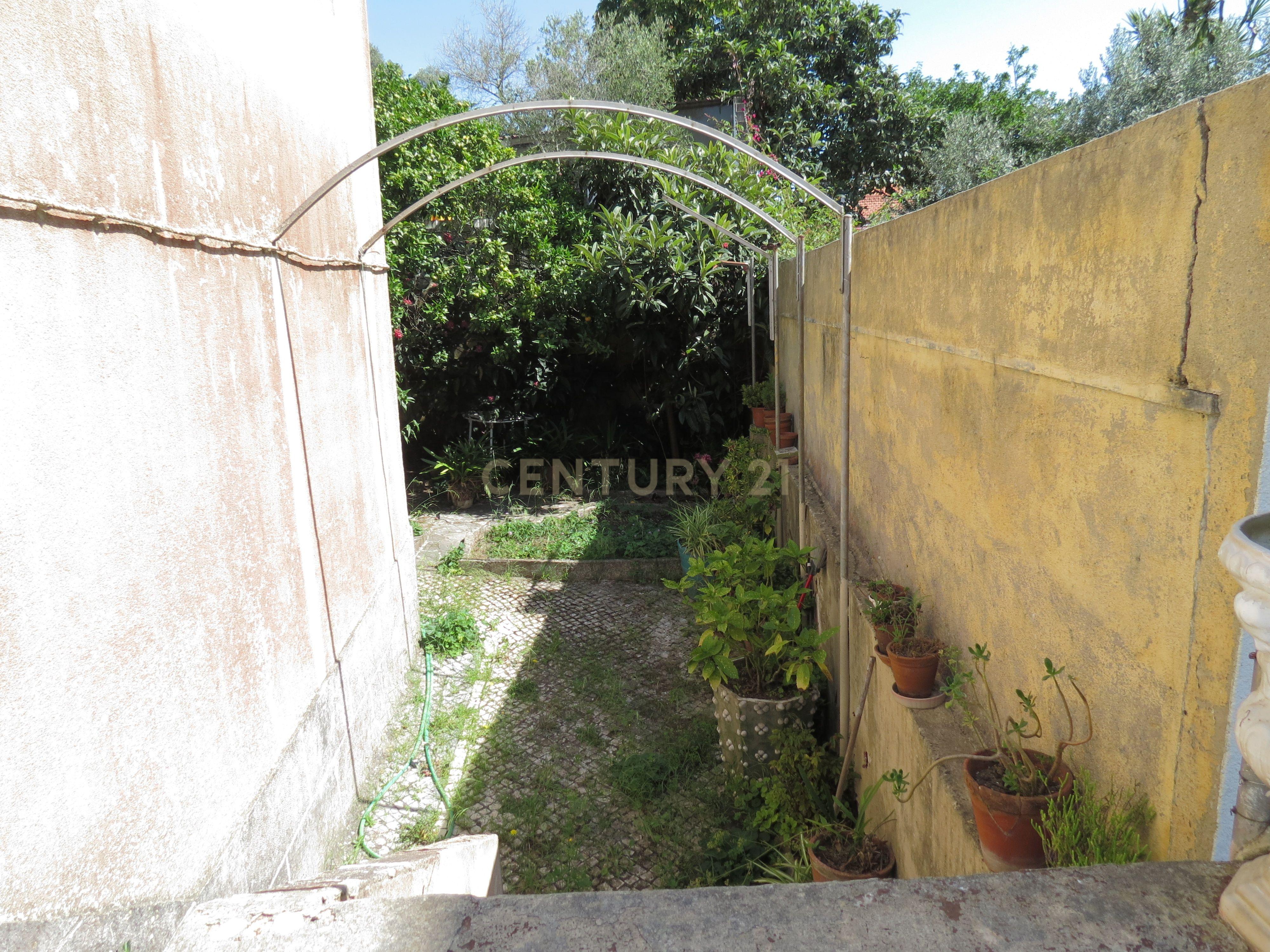 Moradia V5 em Idanha, Belas - Image 25
