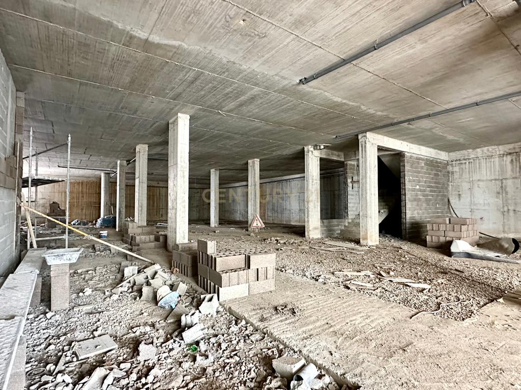 Loja comercial com 696m2 - Machico - Image 7