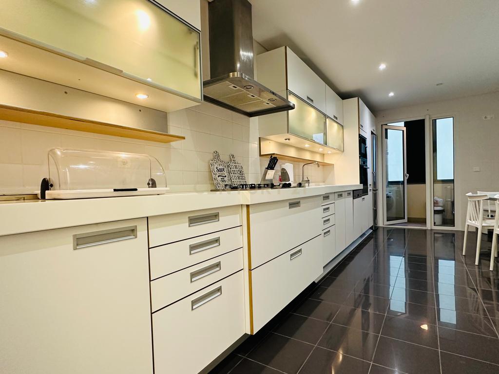 Apartamento T4 em condomínio fechado - Funchal - Ilha da Madeira - Image 4
