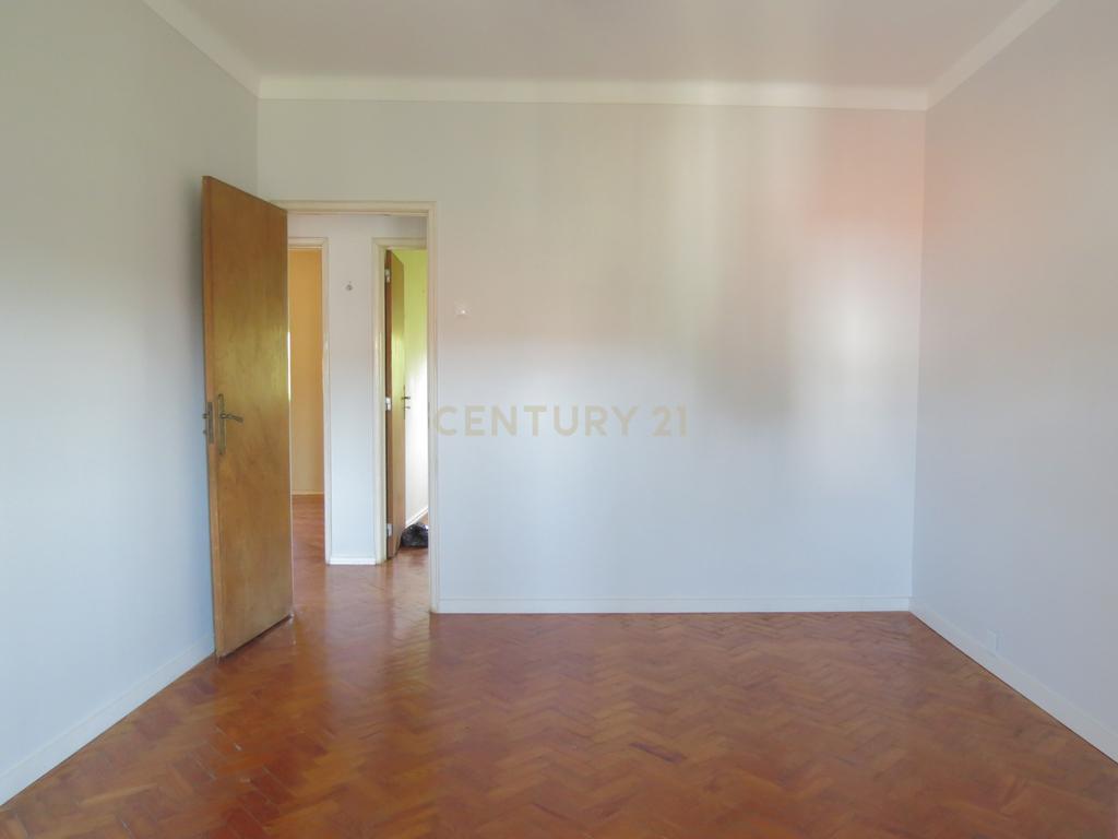 Moradia V5 em Idanha, Belas - Image 14
