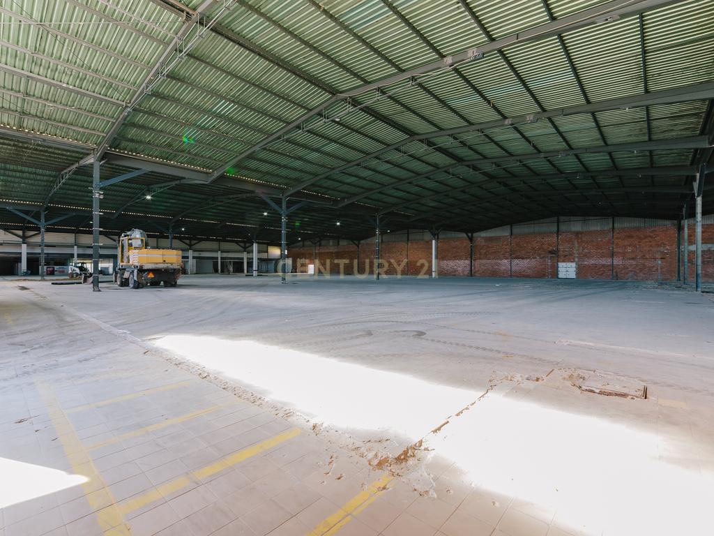 Armazém  no Porto Alto (Estrada Nacional 10) - Image 8
