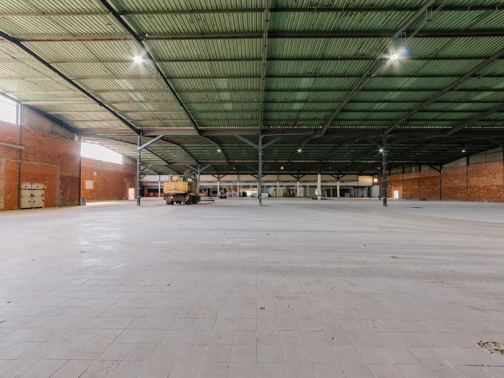 Armazém no Porto Alto (Estrada Nacional 10) - Image 9