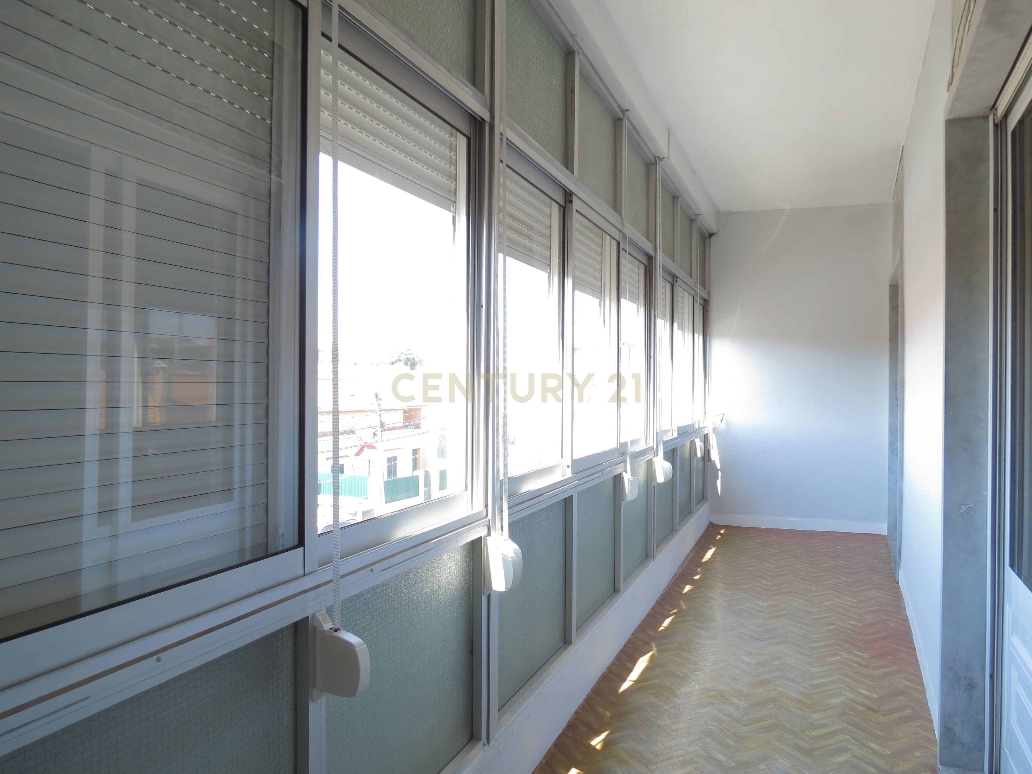 Moradia V5 em Idanha, Belas - Image 17