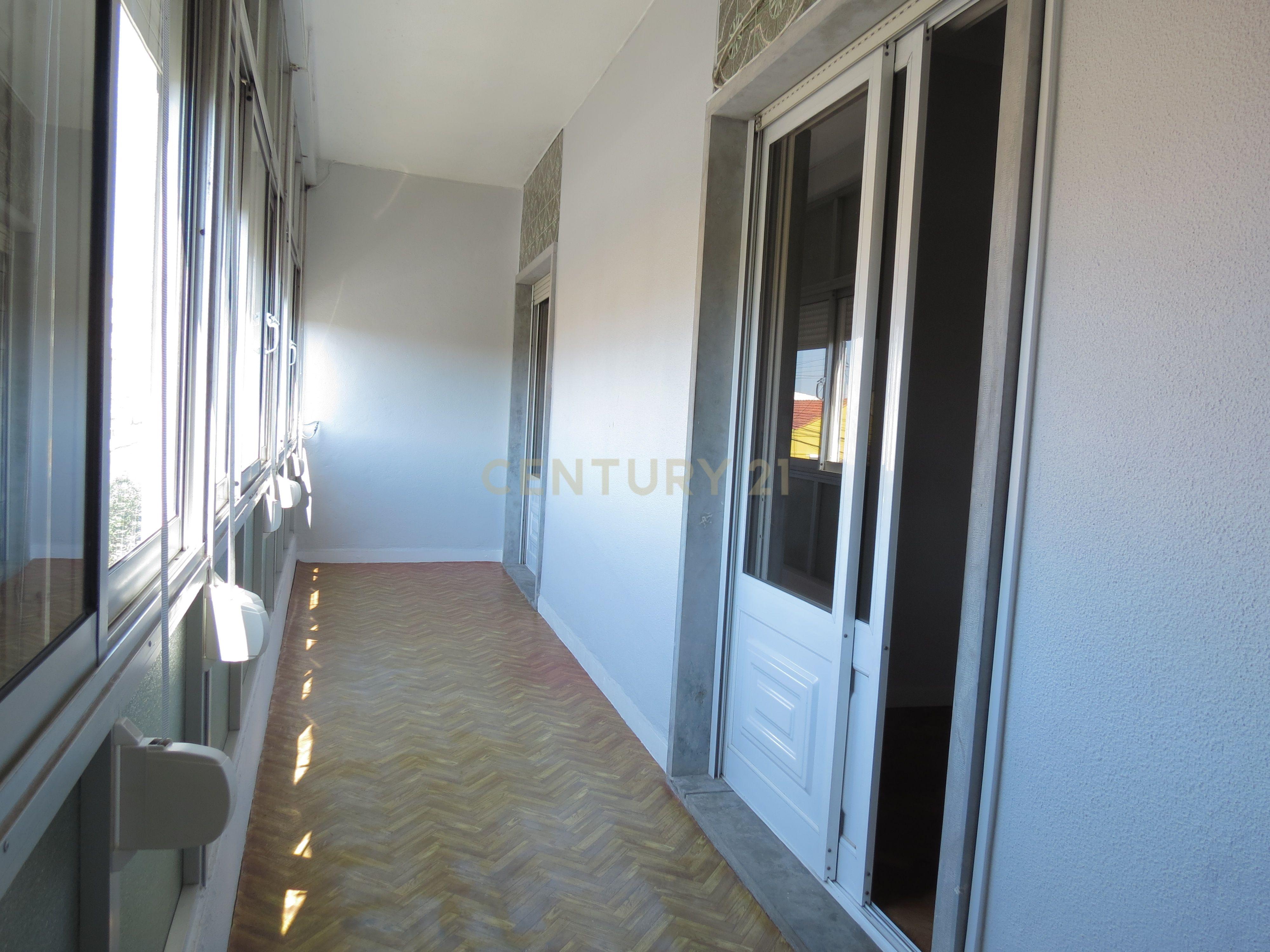 Moradia V5 em Idanha, Belas - Image 18