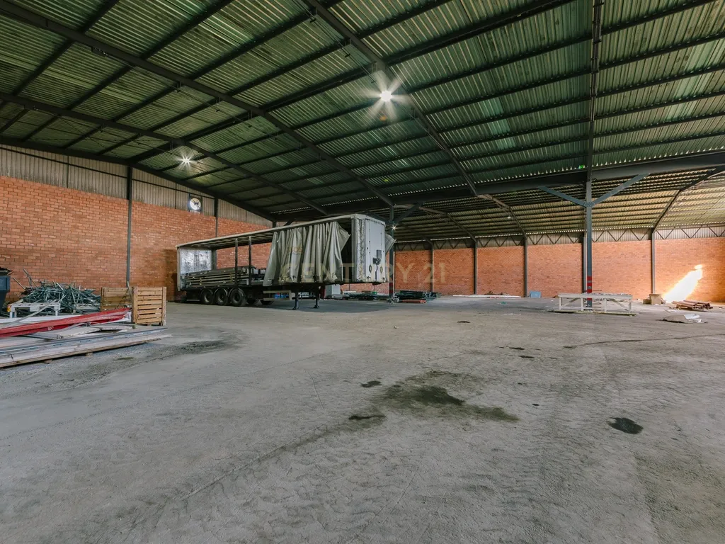 Armazém no Porto Alto (Estrada Nacional 10) - Image 7