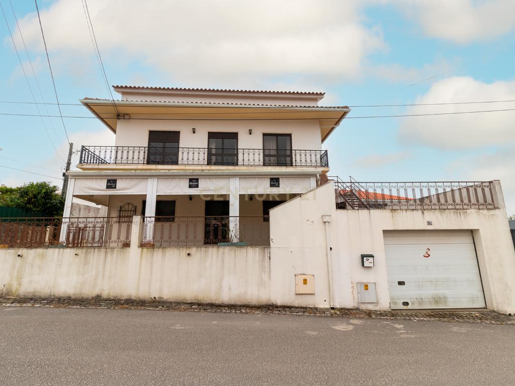 🏡 Moradia T3+1 com sótão habitável e espaço comercial! 🌟 - Image 3