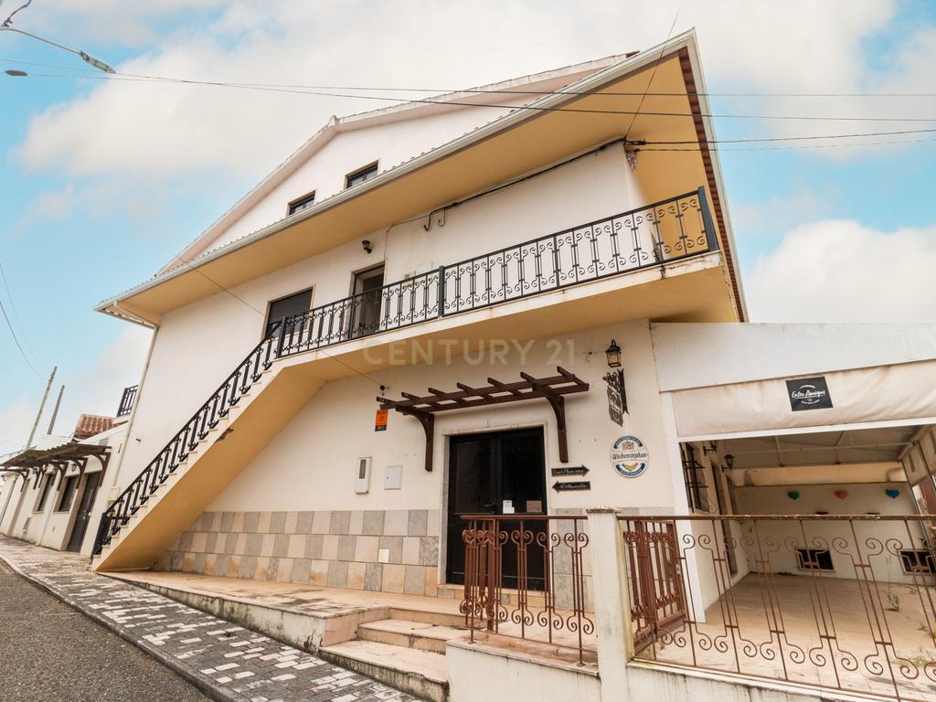 🏡 Moradia T3+1 com sótão habitável e espaço comercial! 🌟 - Image 4