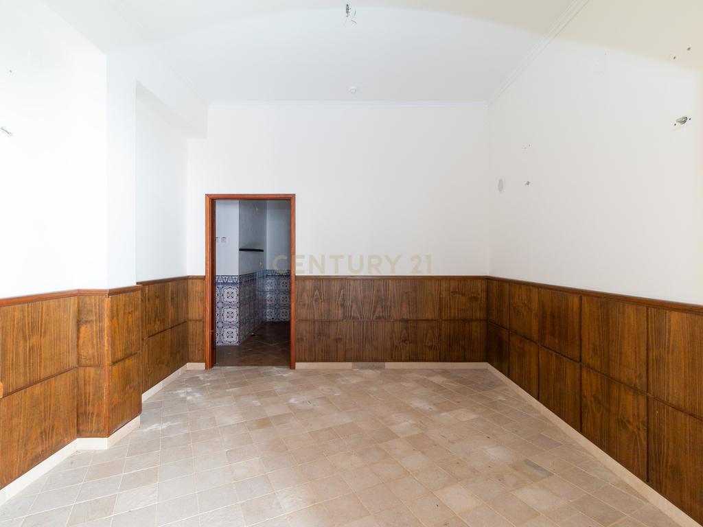 🏡 Moradia T3+1 com sótão habitável e espaço comercial! 🌟 - Image 39
