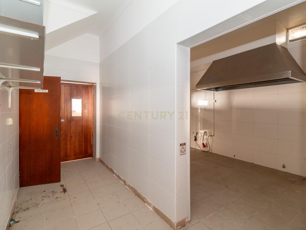 🏡 Moradia T3+1 com sótão habitável e espaço comercial! 🌟 - Image 42