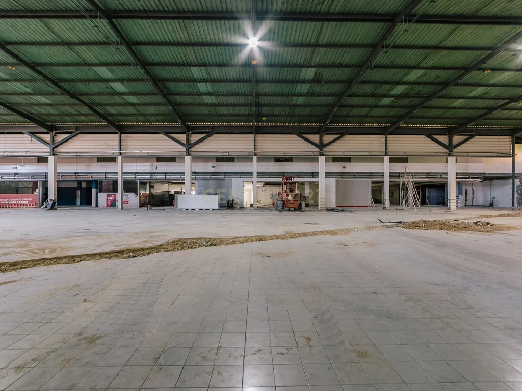 Armazém no Porto Alto (Estrada Nacional 10) - Image 22
